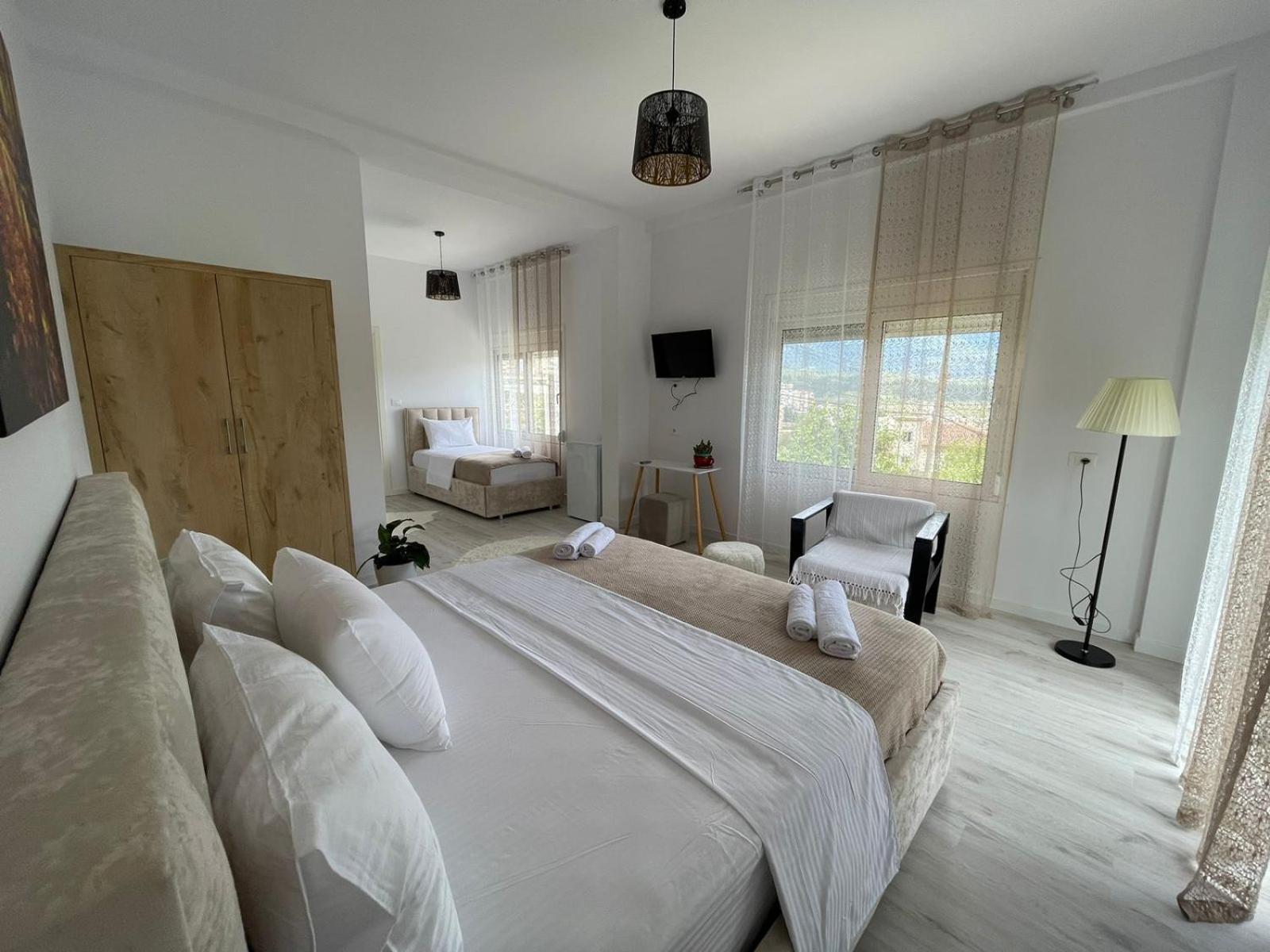 Ilvi Guesthouse Gjirokastra Zewnętrze zdjęcie