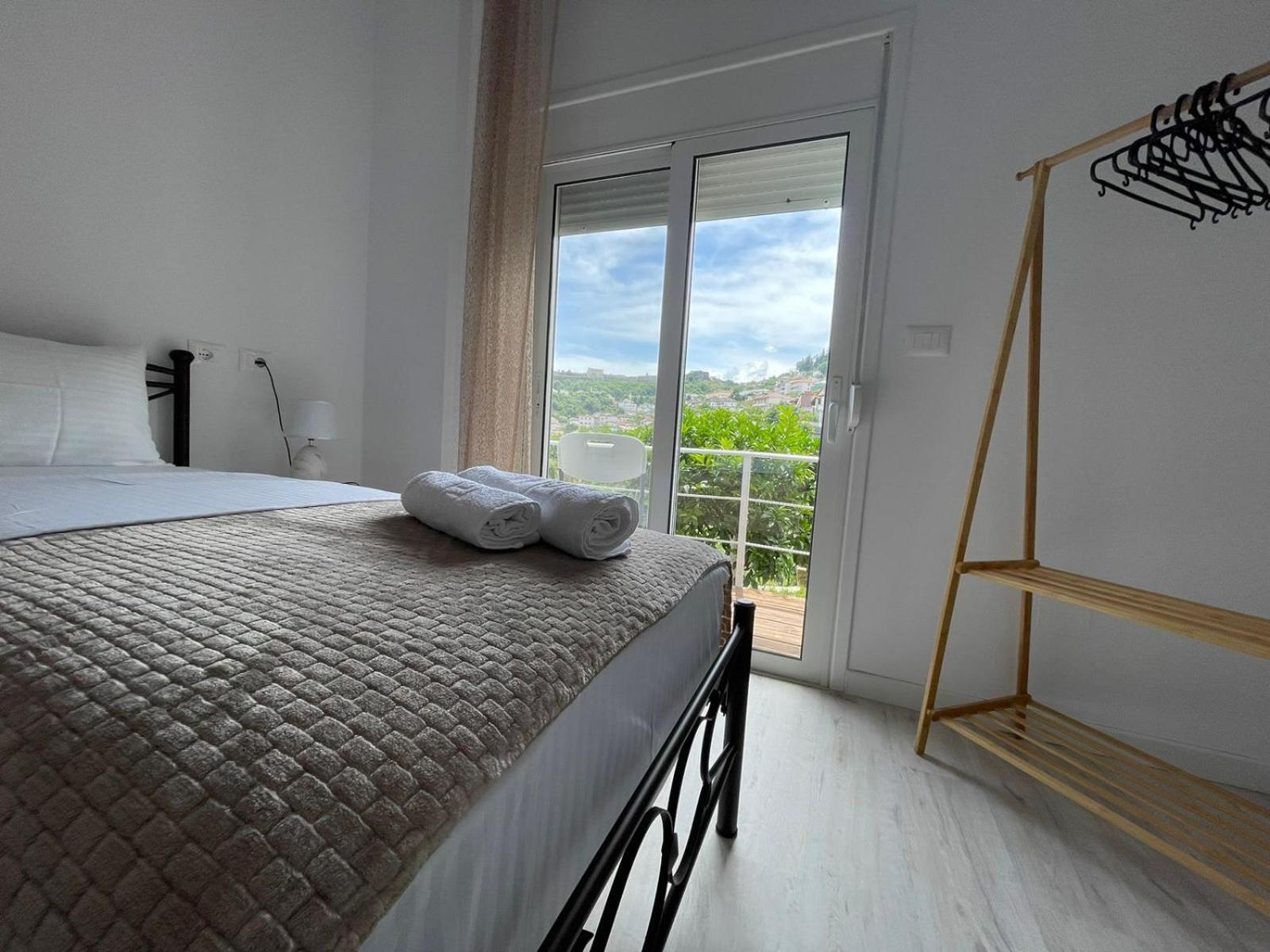 Ilvi Guesthouse Gjirokastra Zewnętrze zdjęcie