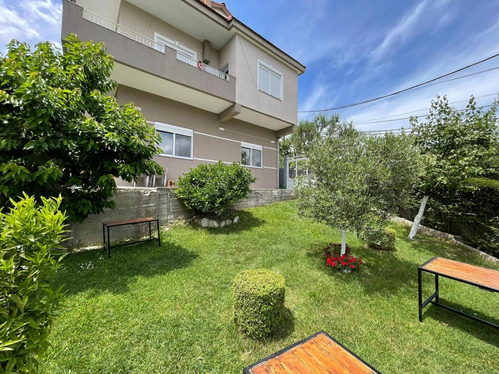 Ilvi Guesthouse Gjirokastra Zewnętrze zdjęcie