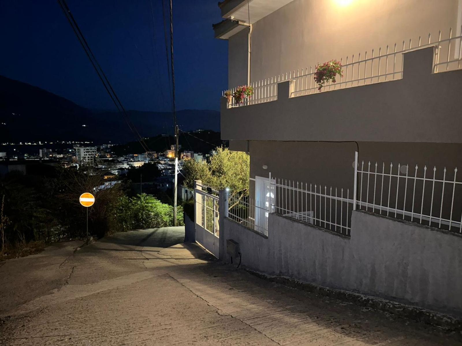 Ilvi Guesthouse Gjirokastra Zewnętrze zdjęcie