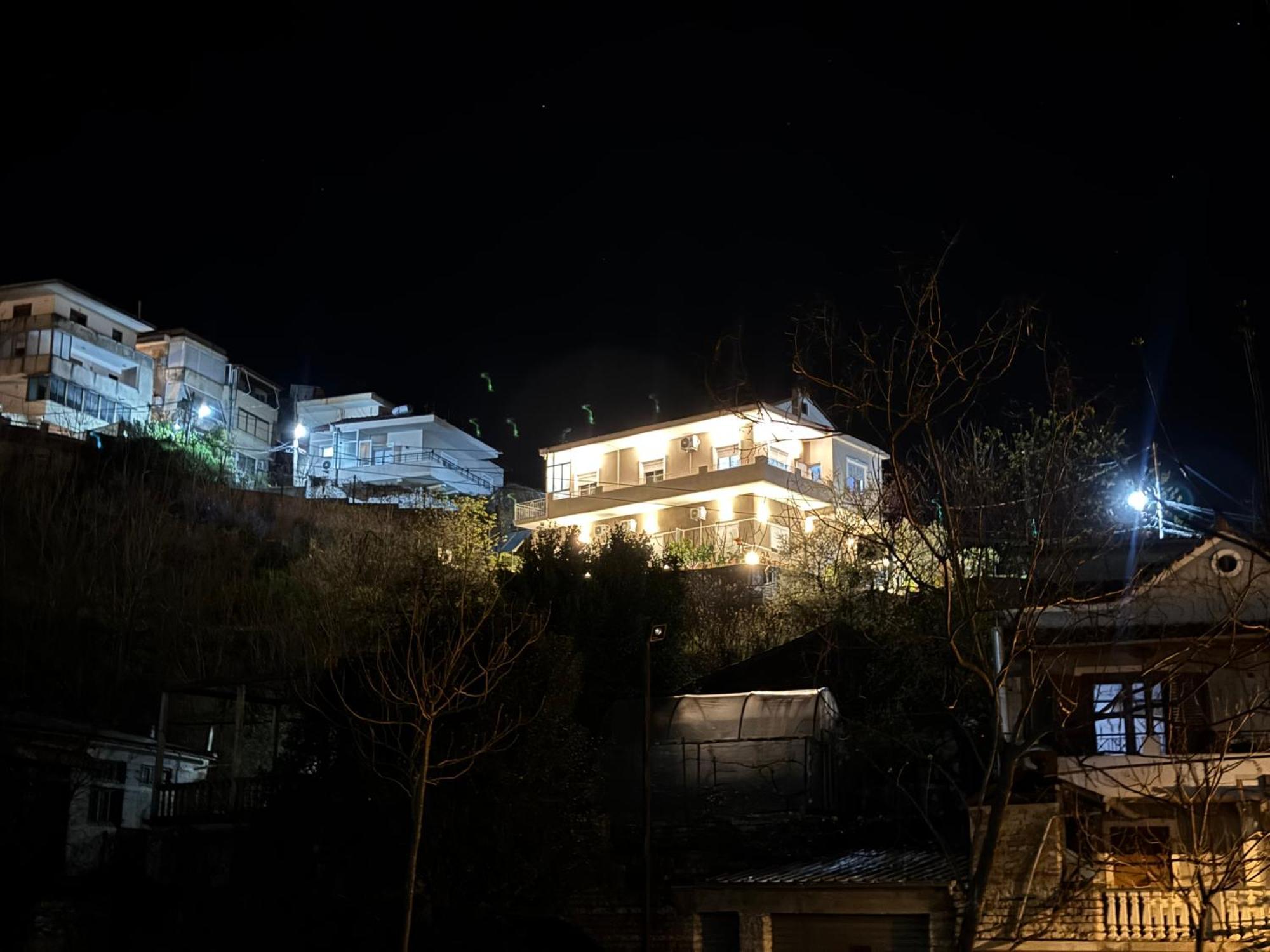 Ilvi Guesthouse Gjirokastra Zewnętrze zdjęcie
