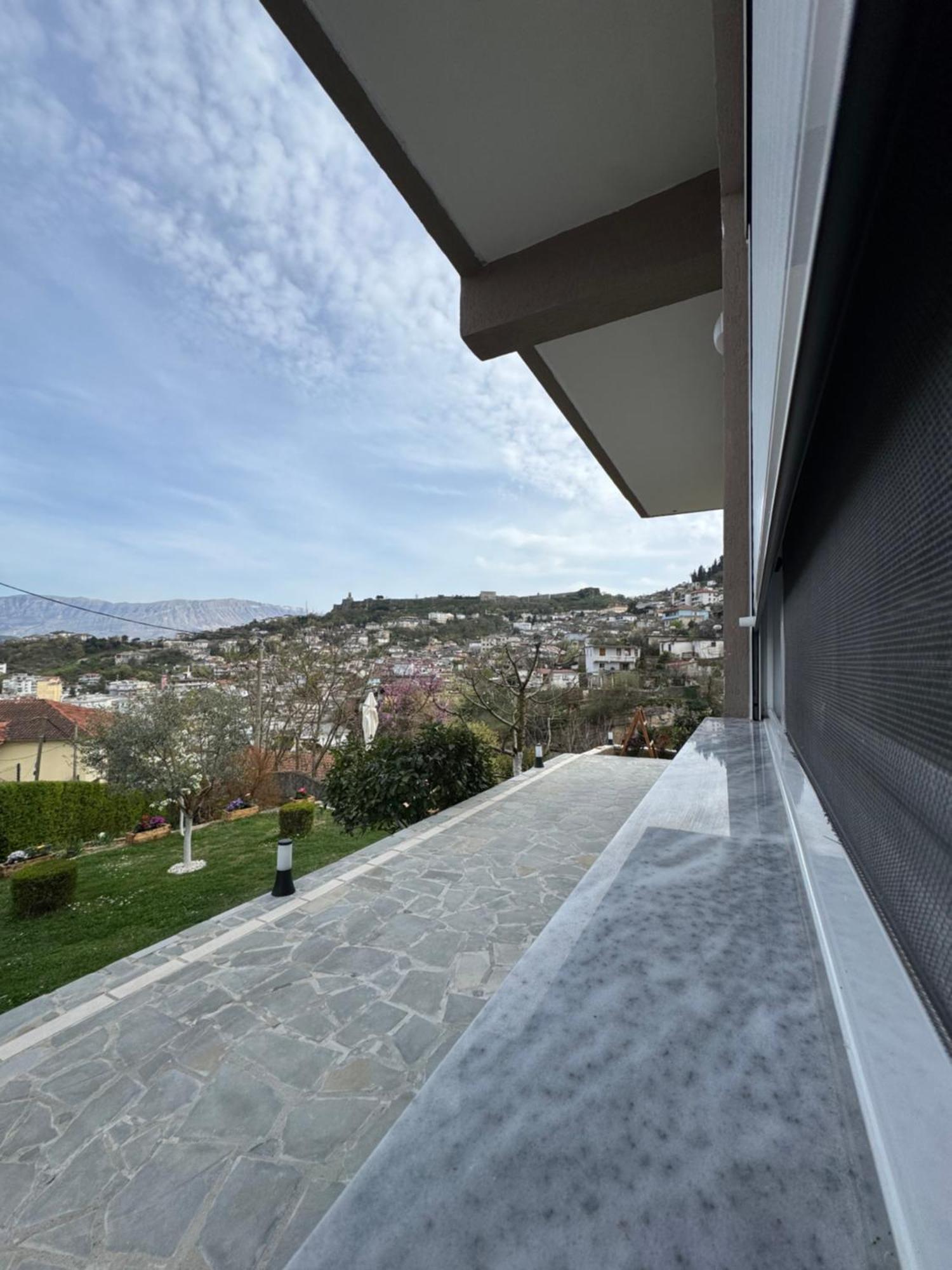 Ilvi Guesthouse Gjirokastra Zewnętrze zdjęcie