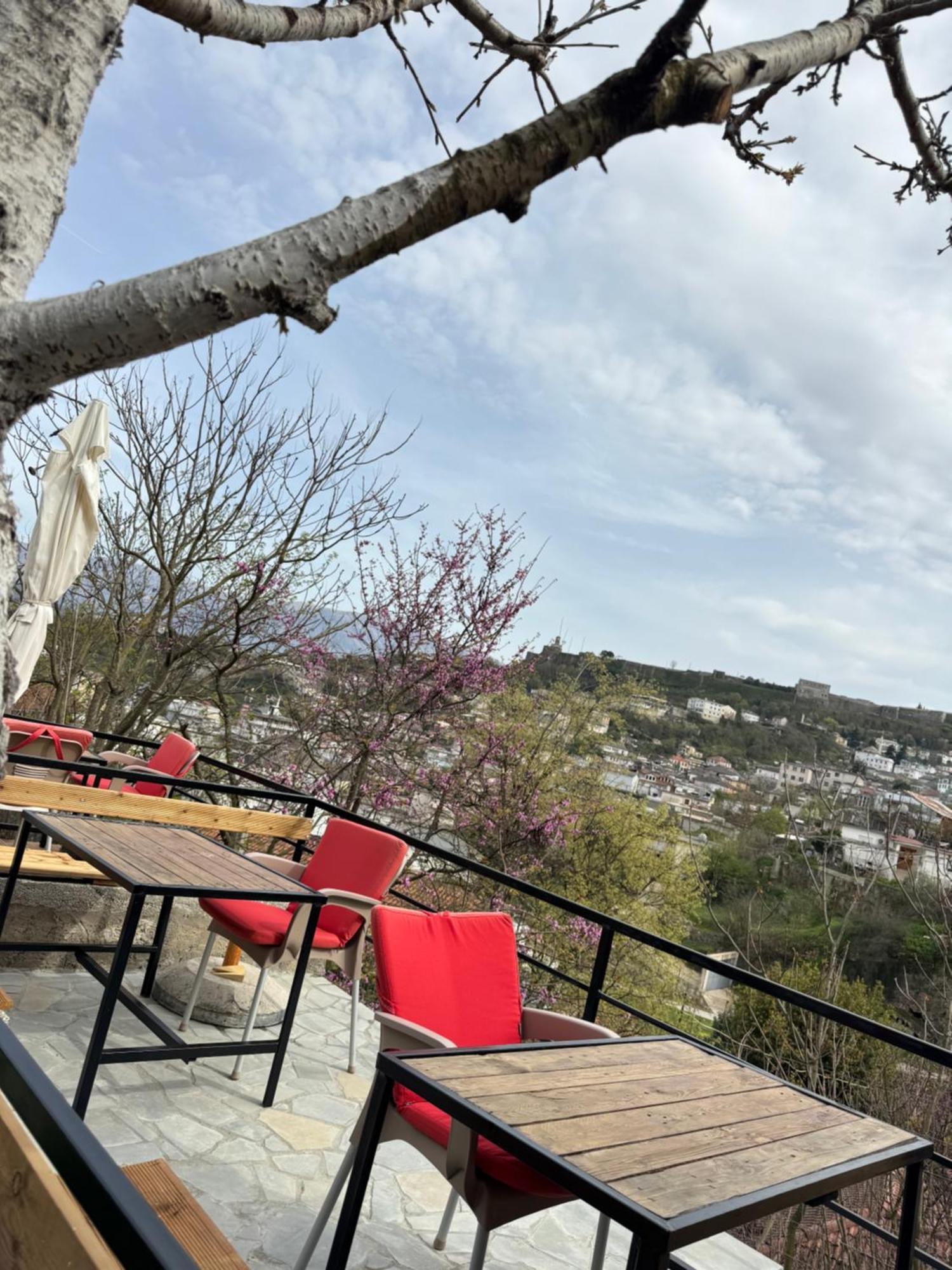 Ilvi Guesthouse Gjirokastra Zewnętrze zdjęcie