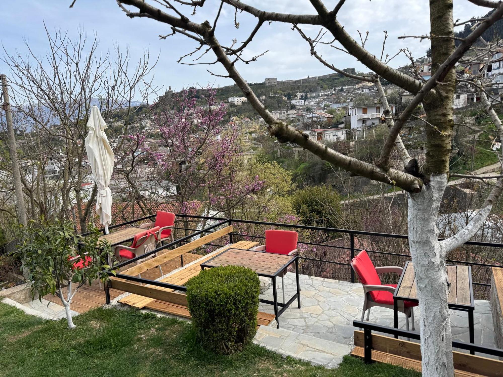Ilvi Guesthouse Gjirokastra Zewnętrze zdjęcie